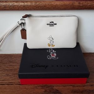 NIB Coach Mickey Wristlet White Chalk
